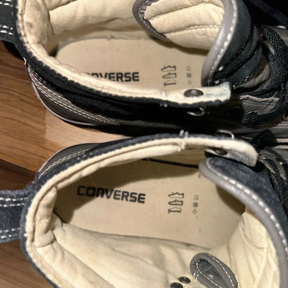 Unisex Converse Chuck Taylor All Star Grey Leather High Top Sneakers - Picture 5 of 7